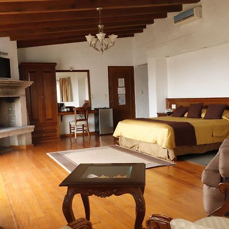 Отель Casa De La Loma Морелия Экстерьер фото