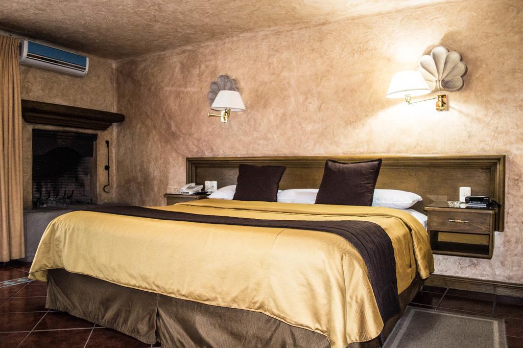 Отель Casa De La Loma Морелия Экстерьер фото