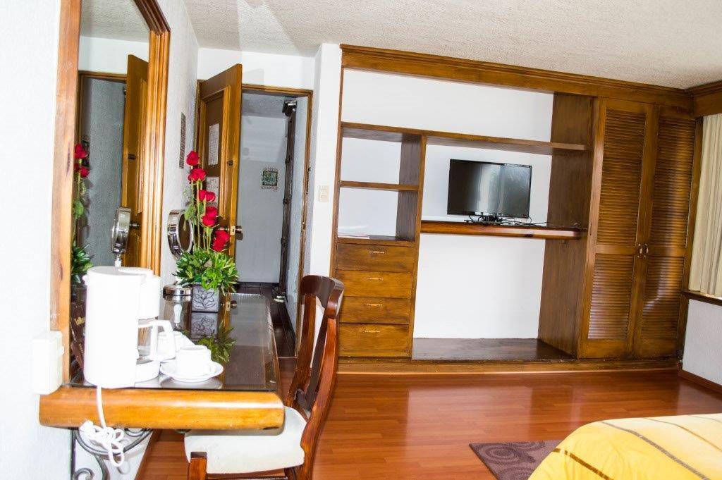 Отель Casa De La Loma Морелия Экстерьер фото