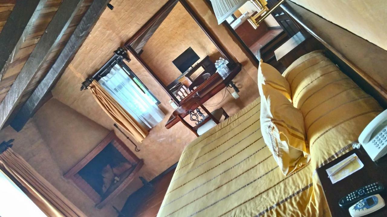 Отель Casa De La Loma Морелия Экстерьер фото