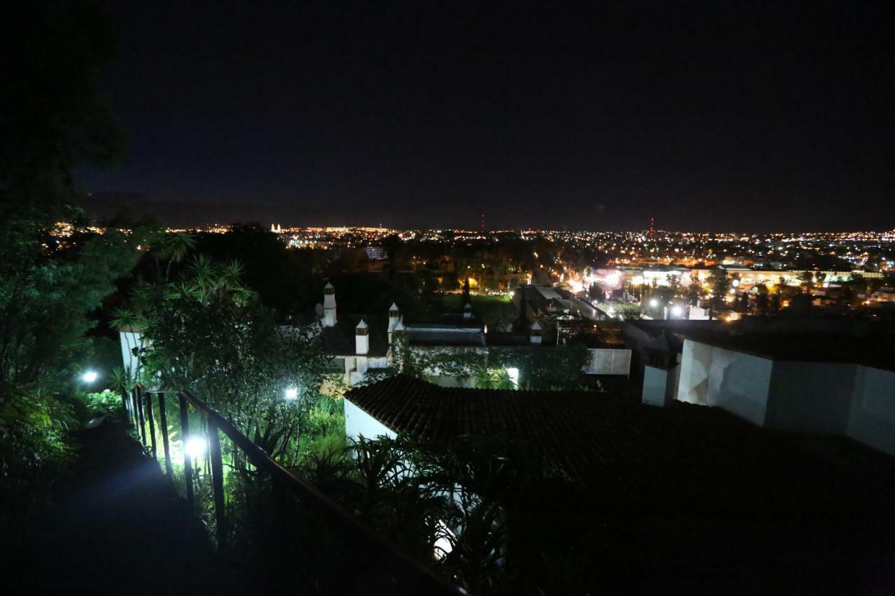 Отель Casa De La Loma Морелия Экстерьер фото